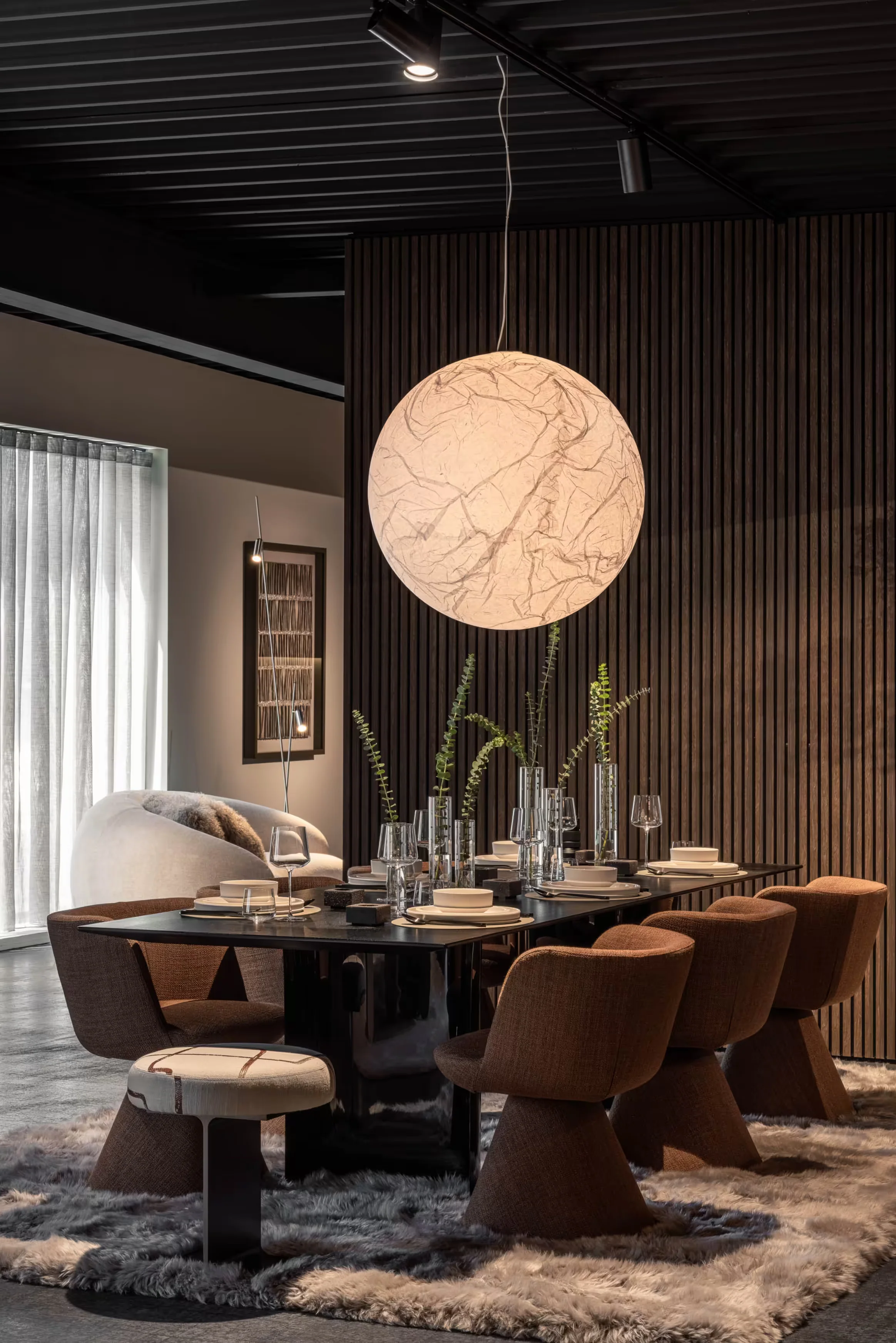 Davide Groppi in de showroom van HORA Barneveld